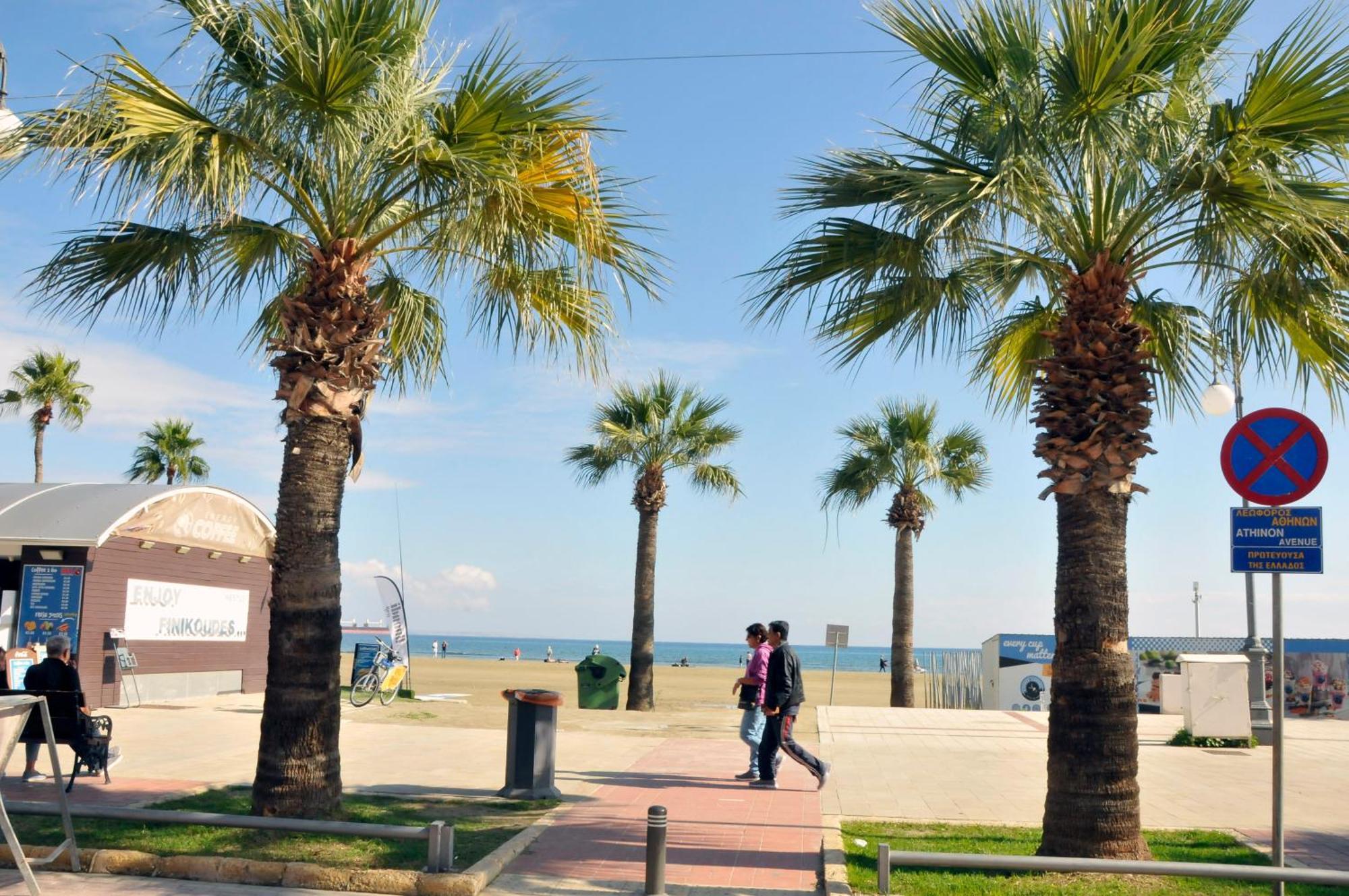 11 Suites - Golden Sunrise Suite Larnaca Bilik gambar
