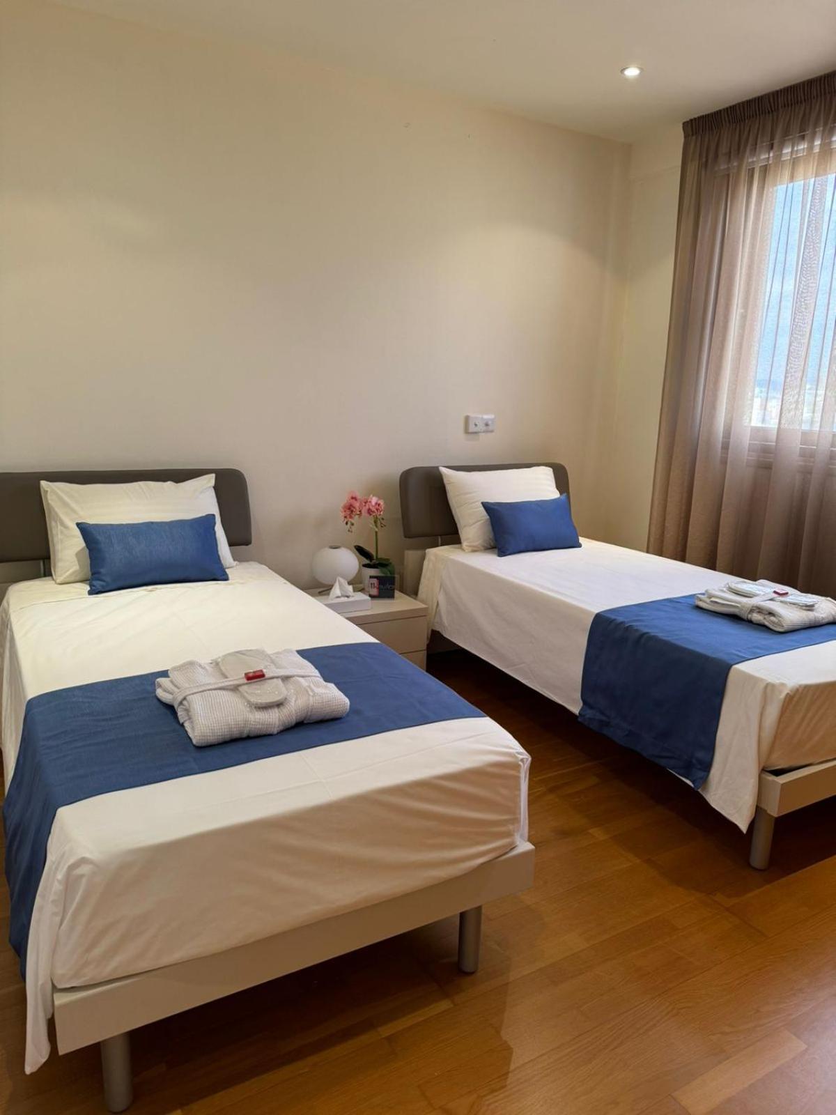 11 Suites - Golden Sunrise Suite Larnaca Bilik gambar