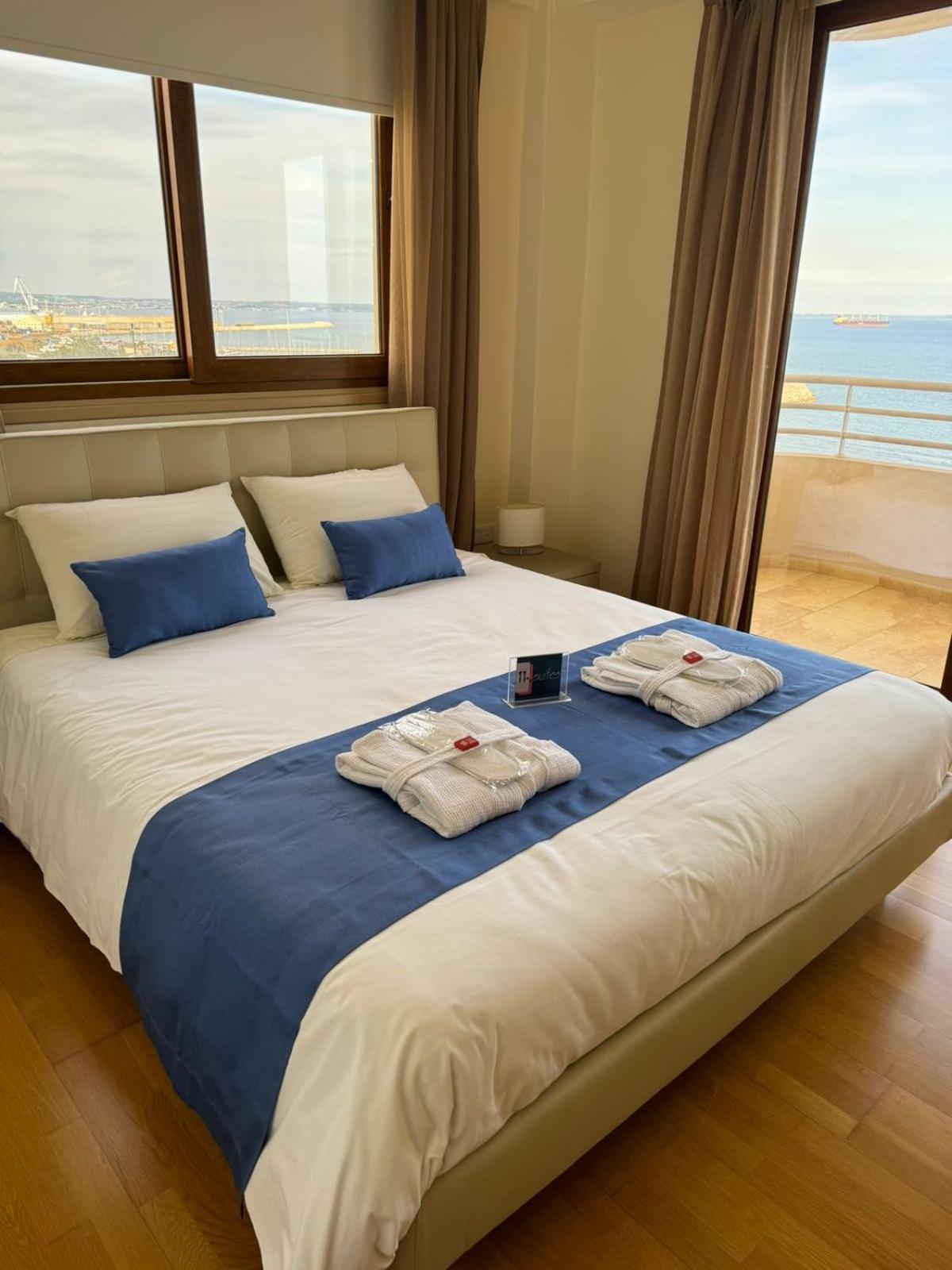 11 Suites - Golden Sunrise Suite Larnaca Bilik gambar
