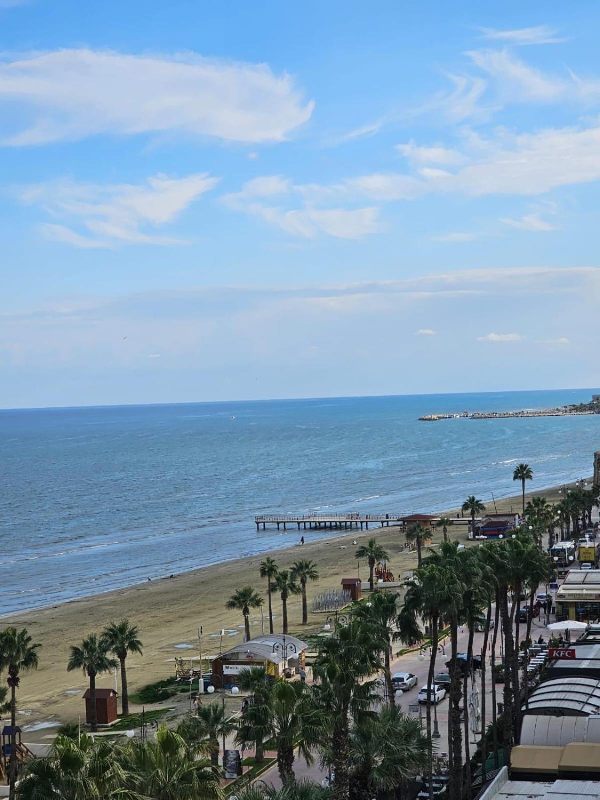 11 Suites - Golden Sunrise Suite Larnaca Bilik gambar