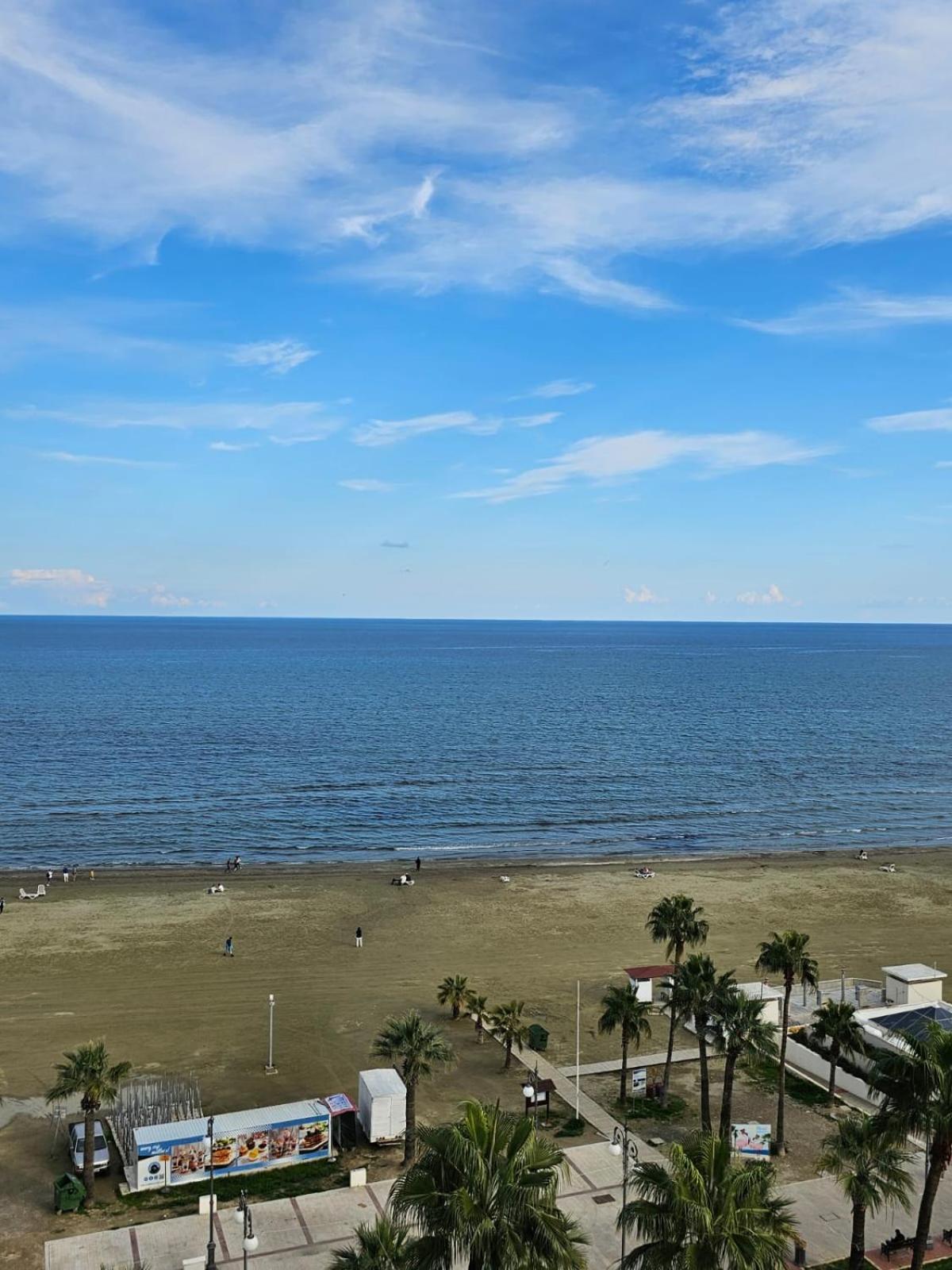 11 Suites - Golden Sunrise Suite Larnaca Bilik gambar